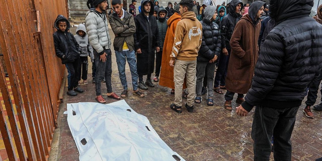 İsrail'in Gazze'ye Saldırılarında Can Kaybı 70 Bin 654'e Yükseldi