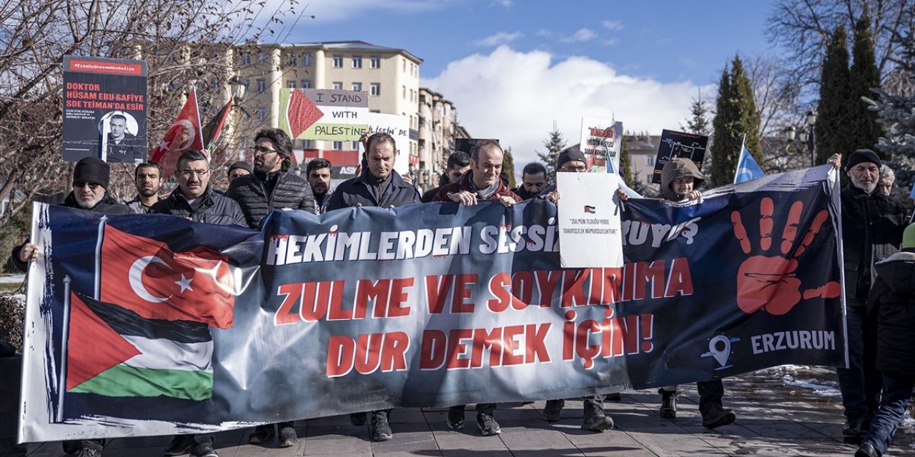 Erzurum'da Sağlık Çalışanları 109 Haftadır Gazze İçin "Sessiz Yürüyüş"lerini Sürdürüyor