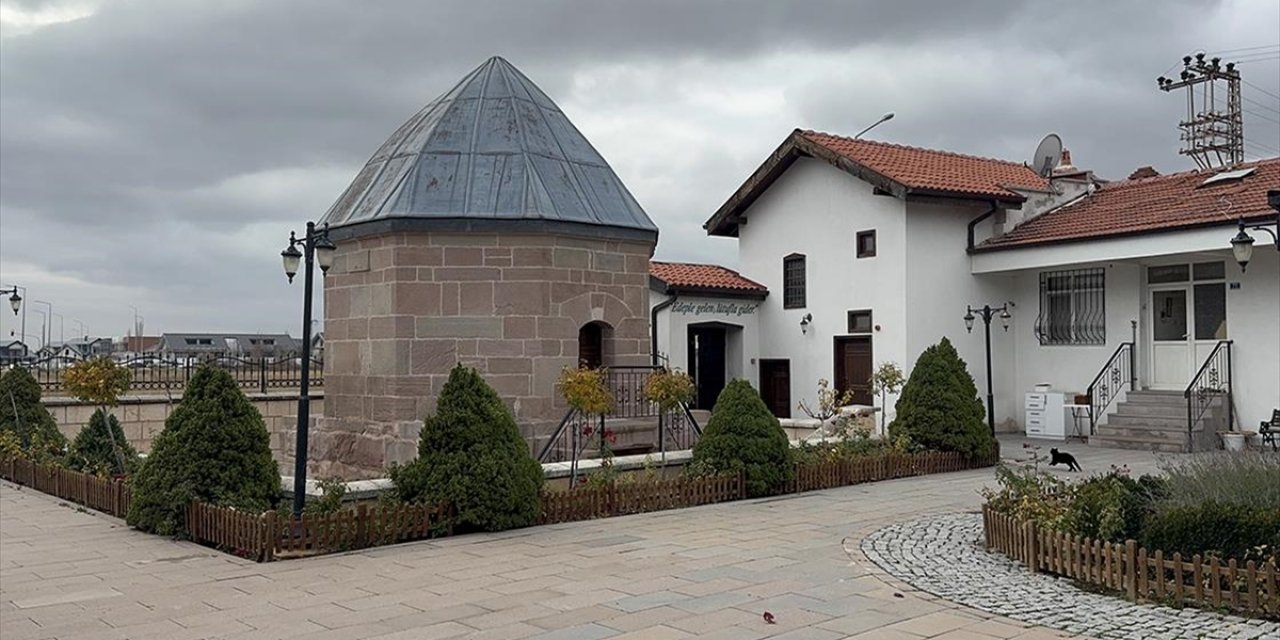 Ateşbaz-ı Veli Türbesi'nin Türbedarları Asırlardır "tuz" İkramını Sürdürüyor