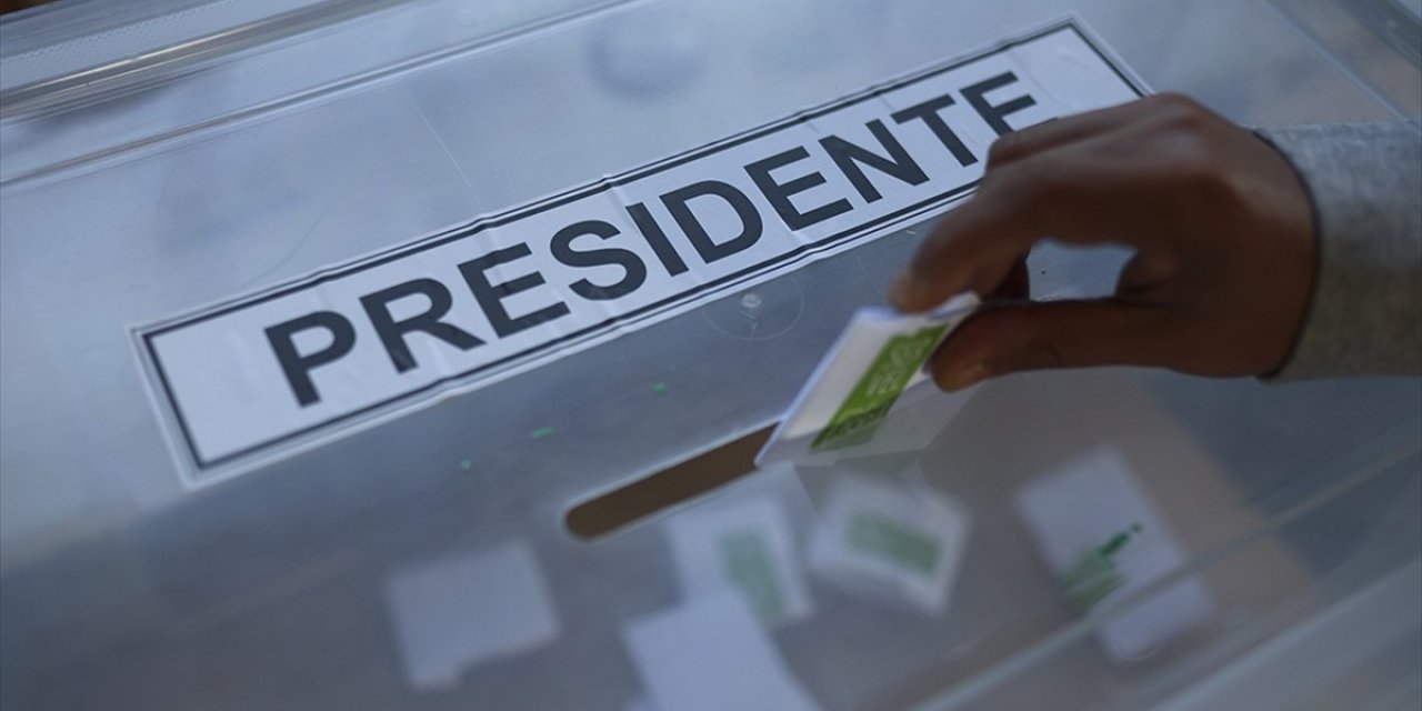 Şili'de Halk, Devlet Başkanı Seçiminin İkinci Turu İçin Sandık Başında