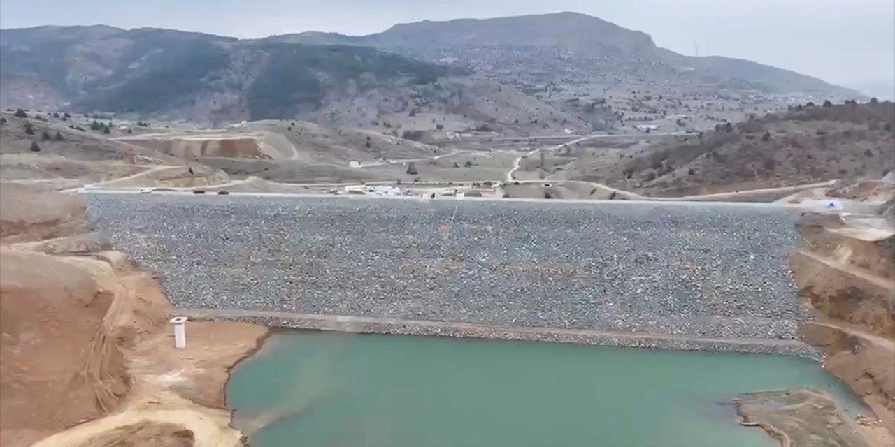 Gümüşhane'deki Ünlüpınar Barajı İle Bayburt'taki Yelpınar Göleti'nde Su Tutulmaya Başlandı