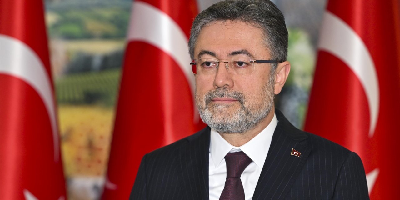Bakan Yumaklı, Ürünlerde Pestisit Kalıntısını Önlemeyi Amaçlayan Yeni B-reçete Sistemi'ni Anlattı