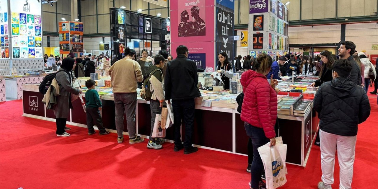"42. Uluslararası İstanbul Kitap Fuarı" Başladı