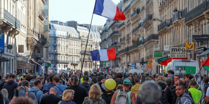Fransa'da Sarı Yeleklilerin Gösterileri 48. Haftasında