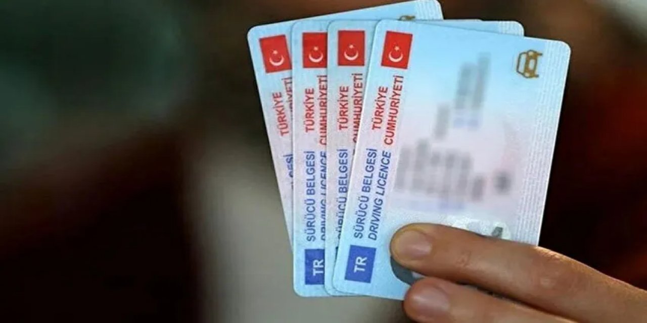 Milyonlarca Sürücüyü İlgilendiriyor: Ocak Ayından İtibaren Bu Ehliyetler İptal Edilecek