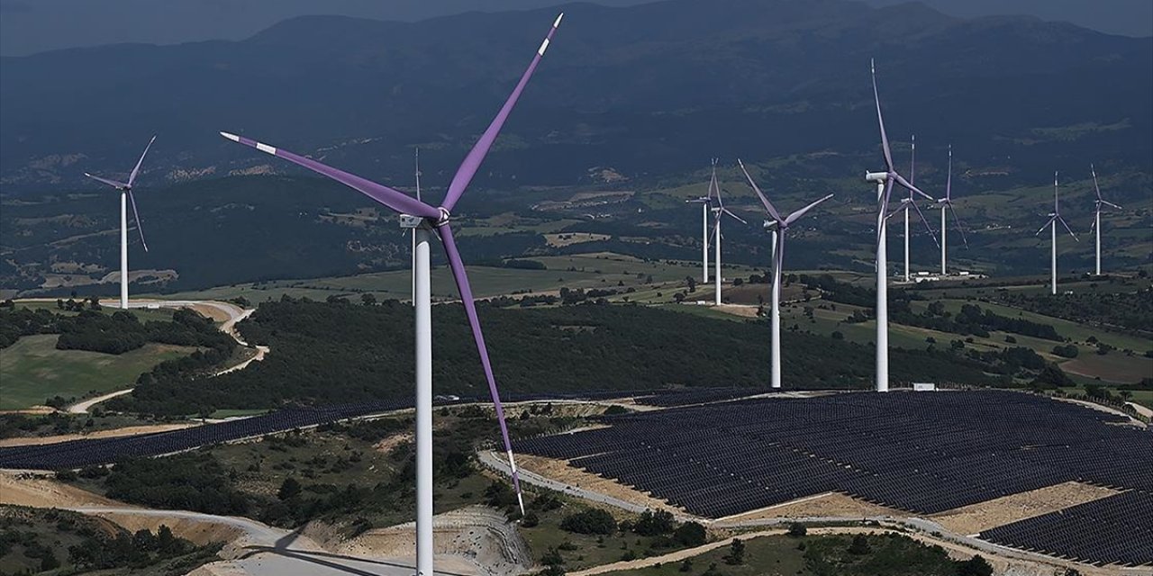 Yenilenebilir Enerjide 2025, Yeka Yarışmalarının Yapıldığı, Depolamanın Mevzuatla Desteklendiği Yıl Oldu
