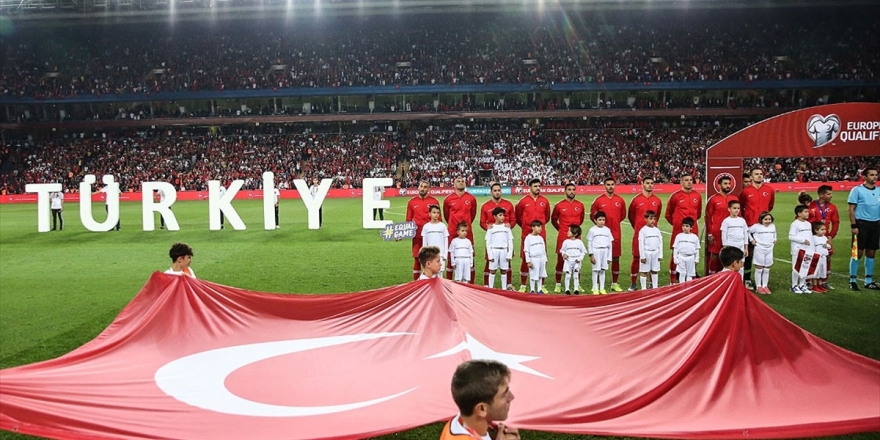 Türkiye Fransa İle Liderlik Maçında