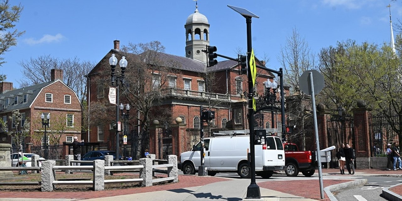 Trump'ın Filistin'e Destek Gerekçesiyle Hedef Aldığı Harvard, Rektör Garber'ın Görevini Süresiz Uzattı
