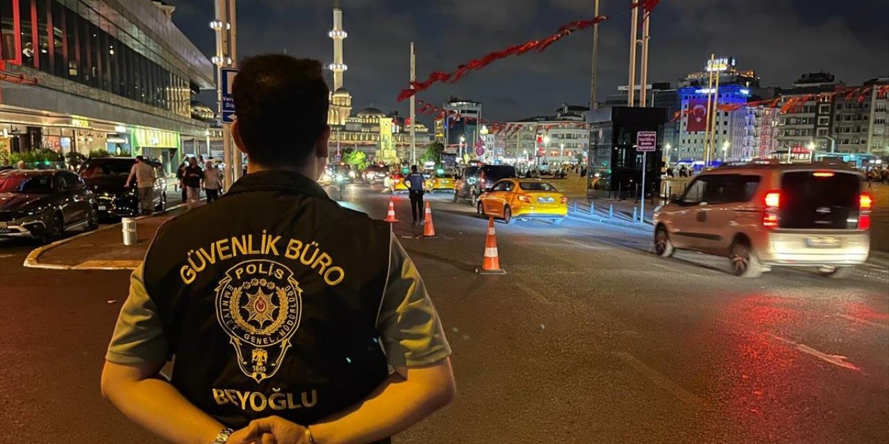 İstanbul'da Polis Uygulamasında 1062 Şüpheli Gözaltına Alındı