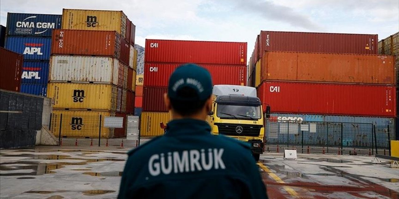 Gümrük İşlemlerine Yönelik Ceza Tutarı İle Fazla Çalışma Ücretleri Yeniden Belirlendi