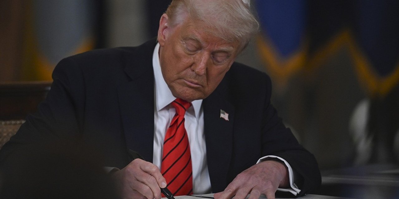 Trump'ın İmzaladığı Başkanlık Kararnameleri İlk Dönemindeki Toplam Sayıyı Geride Bıraktı