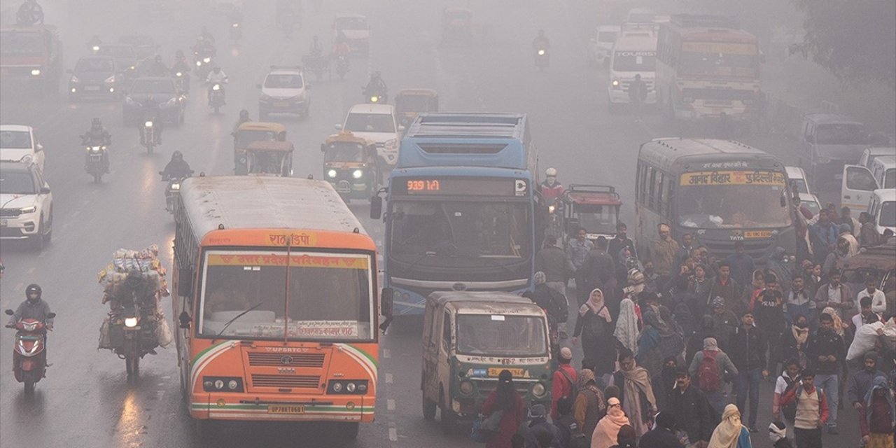 Yeni Delhi'de, Hava Kirliliği Nedeniyle Yüzde 50 Oranında Evden Çalışma Zorunluluğu Getirildi