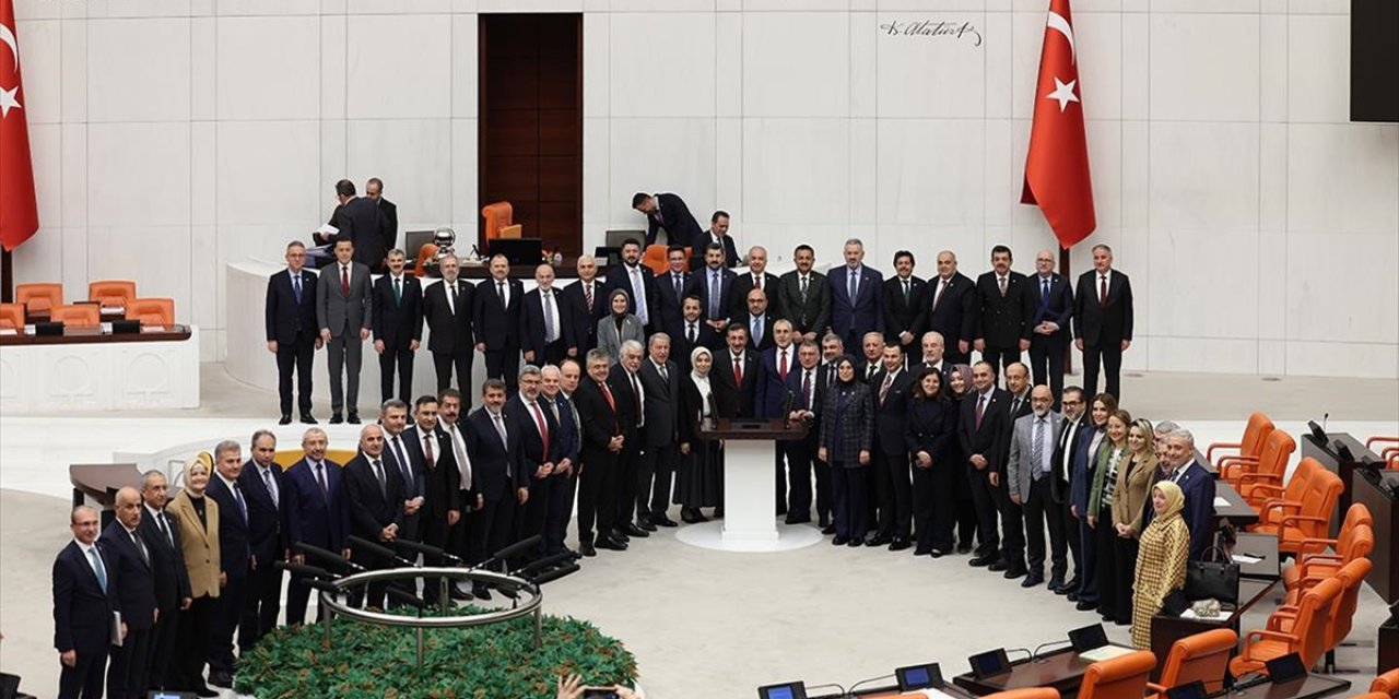 Cumhurbaşkanlığı İle Çalışma ve Sosyal Güvenlik Bakanlığının 2026 Yılı Bütçesi TBMM Genel Kurulunda Kabul Edildi