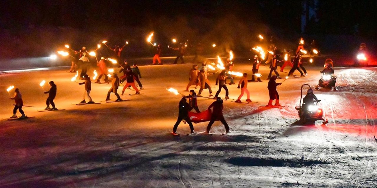 Sarıkamış Kayak Merkezi Meşaleli Kayak Gösterisiyle Sezonu Açtı