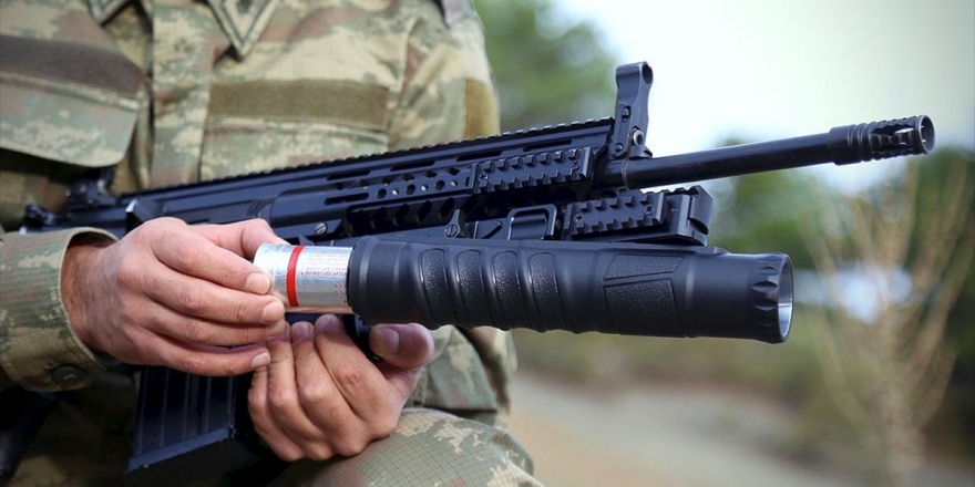 Yerli 'Bomba Atarlar' Kışlada