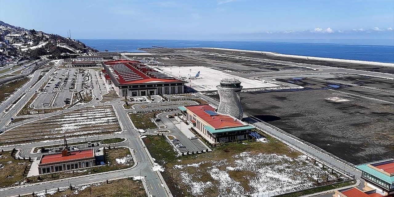 Rize-Artvin Havalimanı'nı Kasımda 99 Bin 528 Yolcu Kullandı