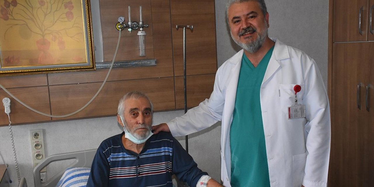 Afyonkarahisar Devlet Hastanesinde Uygulanan Tedaviyle Şeker Hastasının Ayağı Kesilmekten Kurtarıldı