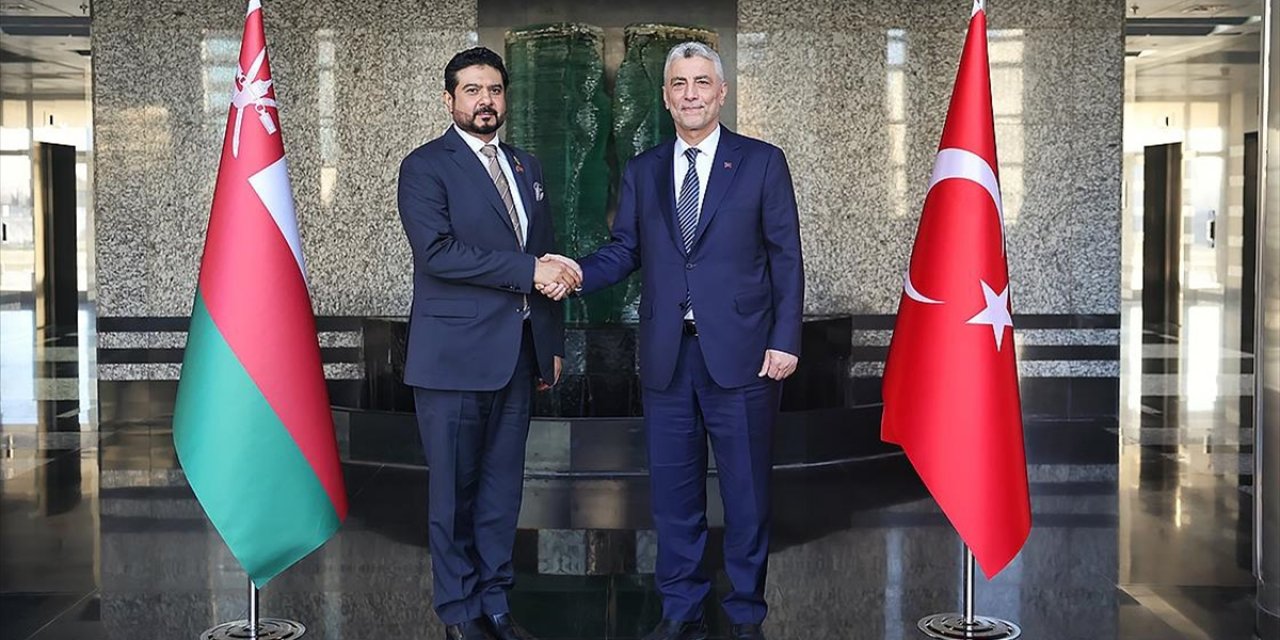 Bakan Bolat, Umman Ticaret, Sanayi ve Yatırım Teşvik Bakanı Yousef İle Görüştü