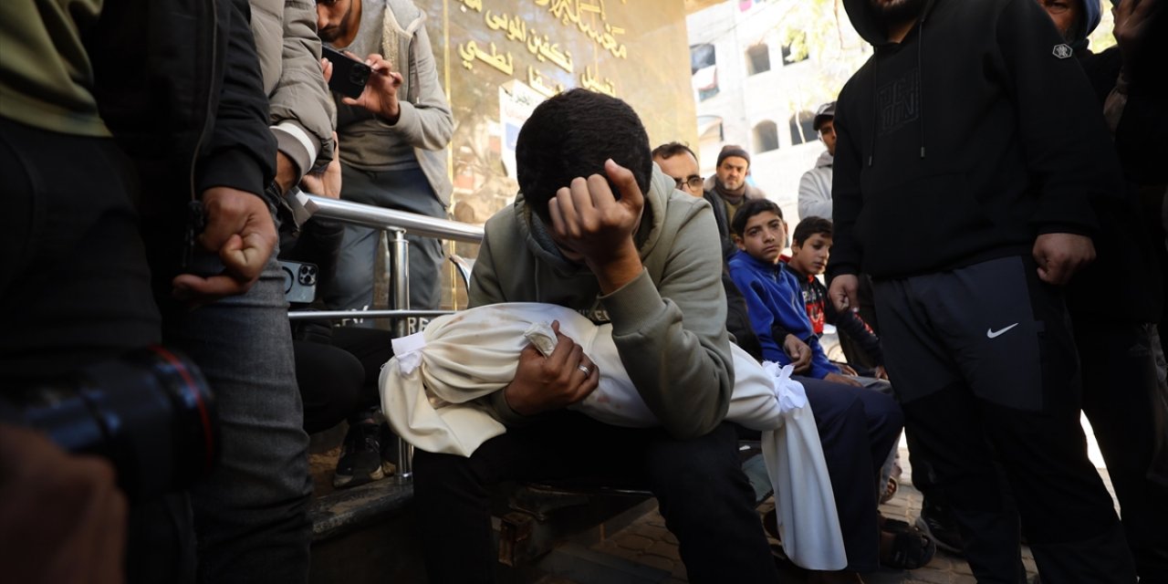 İsrail, Ateşkese Rağmen Gazze'ye Topçu ve Helikopter Saldırısı Düzenledi