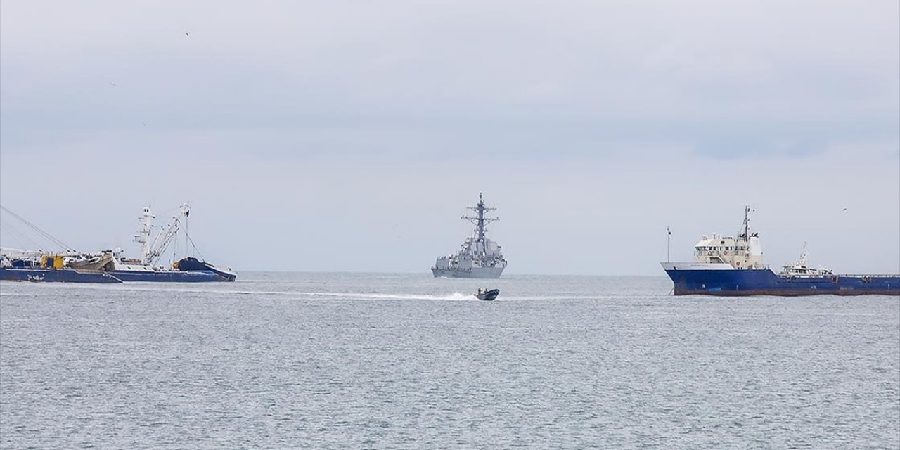 ABD Güçlerinin Venezuela Açıklarında İkinci Bir Ticari Gemiyi Engellediği Öne Sürüldü