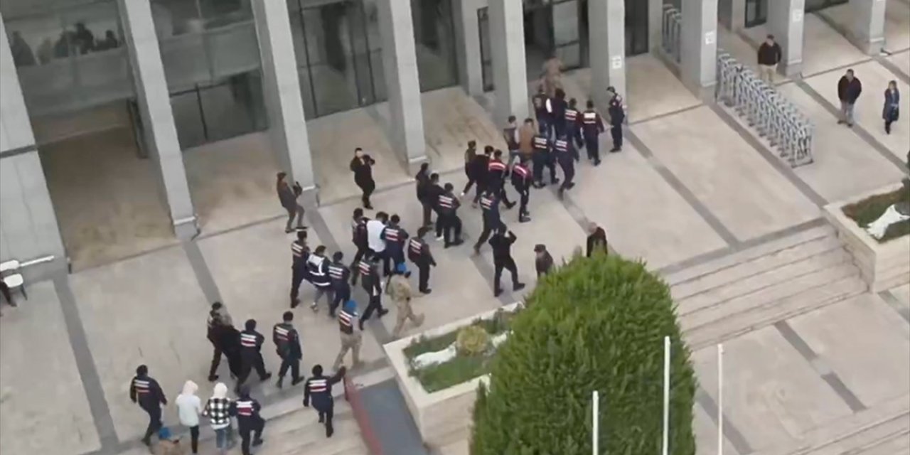 Organize Suç Örgütlerine Yönelik 7 İlde Düzenlenen Operasyonlarda 42 Şüpheli Tutuklandı
