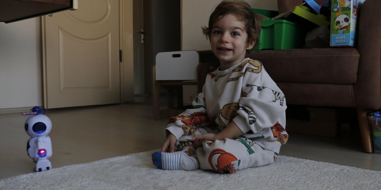 DMD Hastası Uras Ege'nin Ailesi, Çocuklarının Akranlarıyla Oynayabileceği Günler İçin Mücadele Ediyor