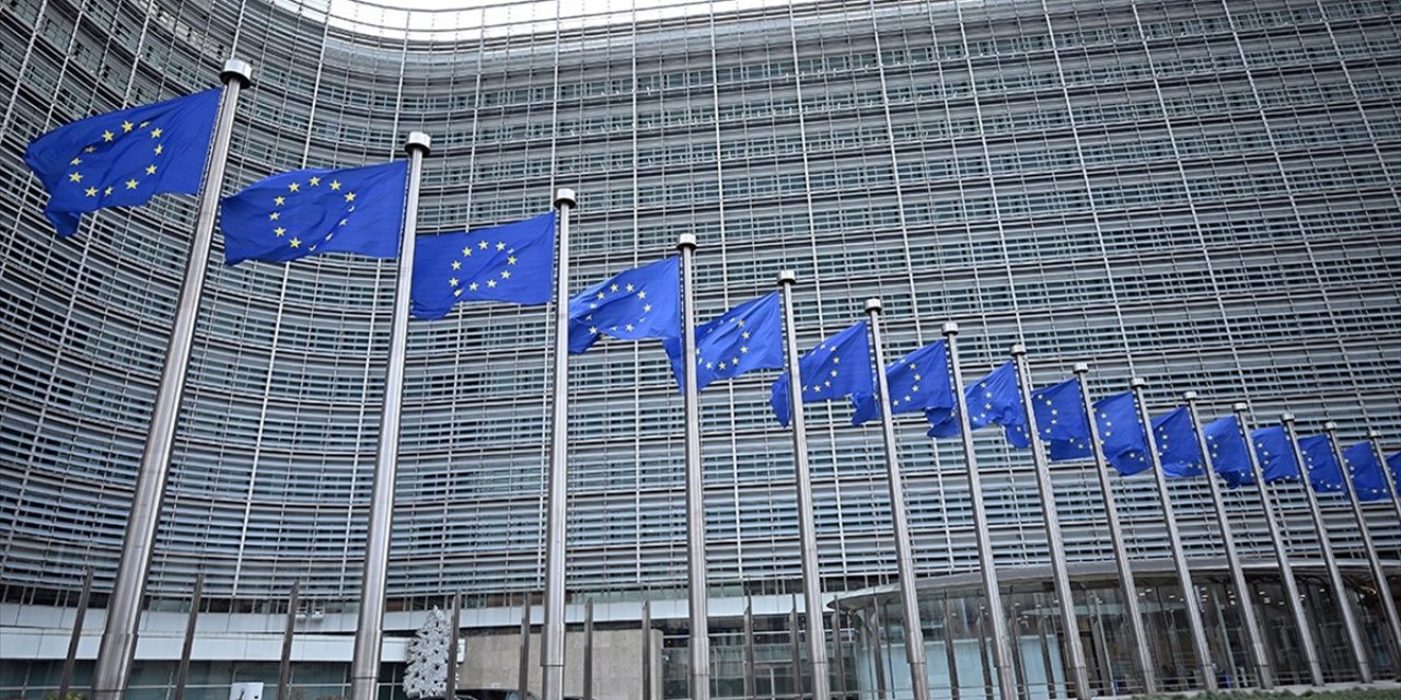 Transatlantik Gerilimler ve Savunma Hamlesi, AB’nin 2025 Gündemine Damga Vurdu