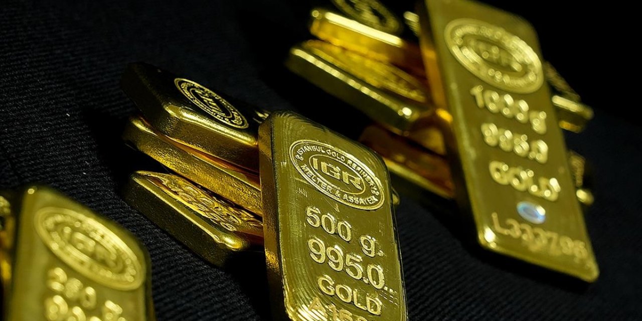 Altının Onsu Rekor Yenileyerek 4 Bin 500 Dolar Eşiğini Aştı