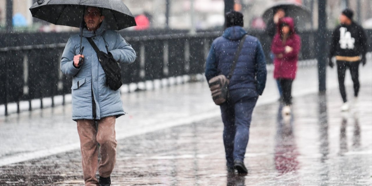 Türkiye Cuma Gününden İtibaren Soğuk ve Yağışlı Havanın Etkisine Girecek
