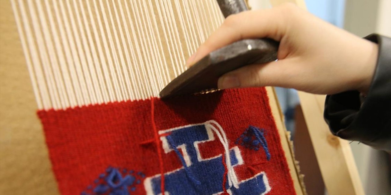 Tokat'ın Coğrafi İşaretli Kızık Kilimi Özel Öğrencilerin Elinde Geleceğe Taşınıyor