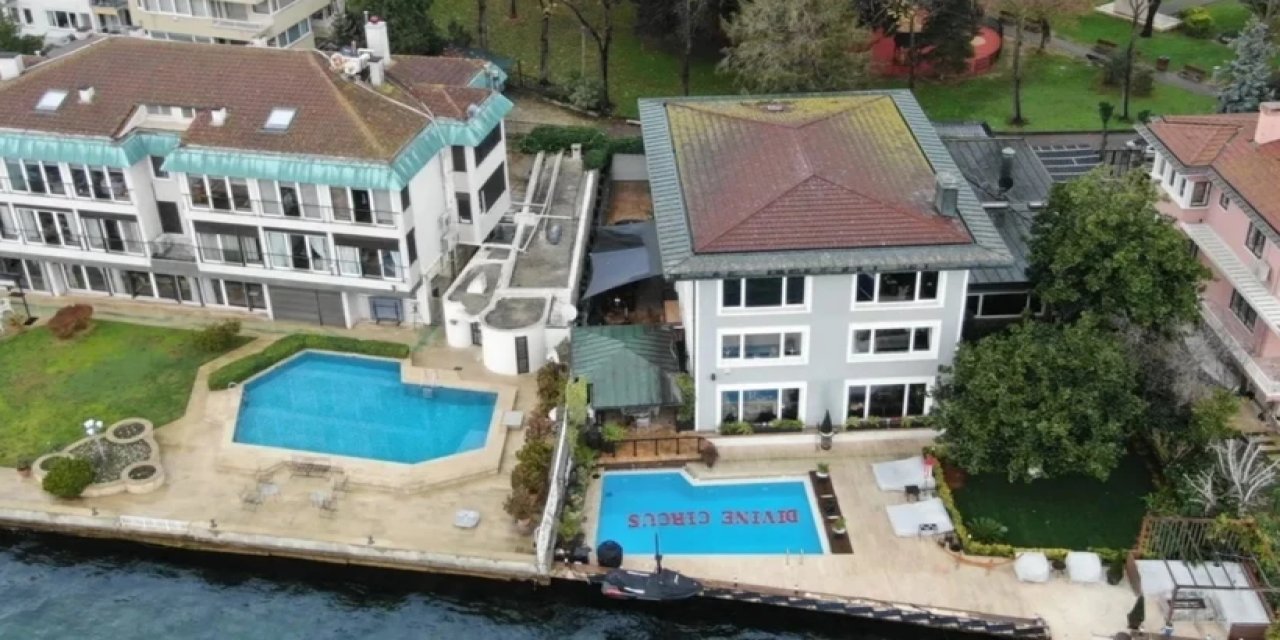 Uyuşturucu Partilerinin Şifresini Havuza Yazmış!