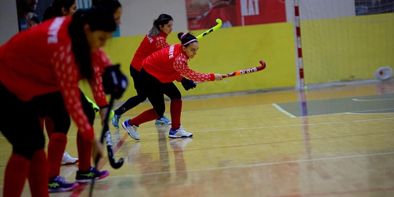Avrupa Şampiyonası'na Hazırlanan Kadın Hokeyciler, Portekiz'e Madalya Hedefiyle Gidecek