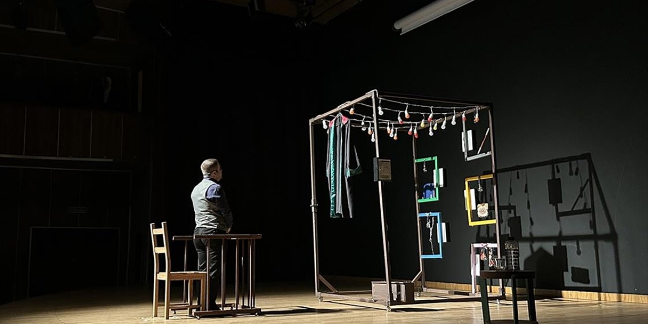 "Posta Kutusu" Oyunu "Nostaljik Tat"larla Seyircide İz Bırakmayı Hedefliyor