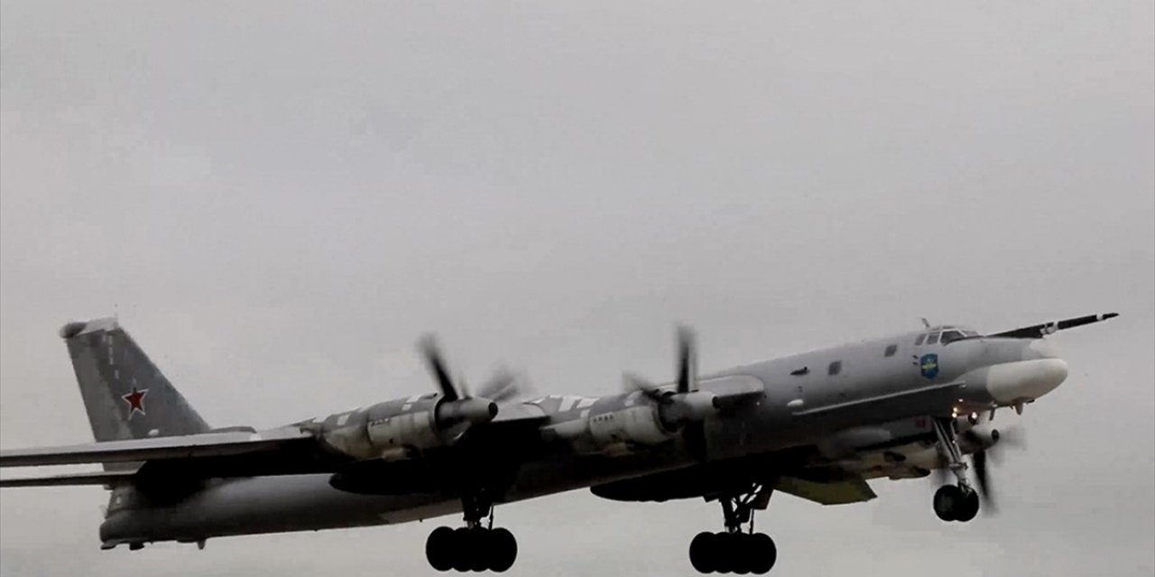 Rus Bombardıman Uçakları, Barents ve Norveç Denizlerinde Planlı Uçuş Yaptı