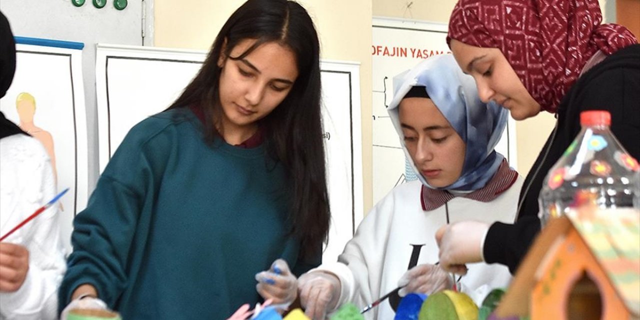 "Çevre Beratı" Verilen Okulun Öğrencileri Çevre Bilincini Yaşayarak Öğreniyor