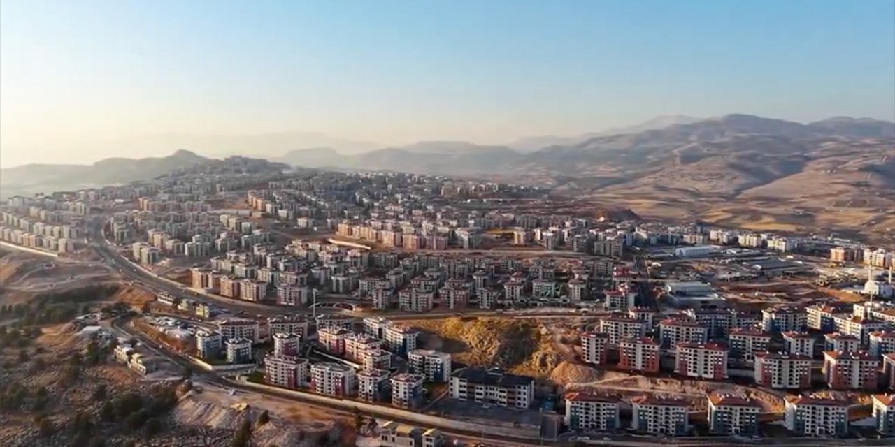 İletişim Başkanı Duran'dan "Asrın İnşası Türkiye'nin Başarısı: 455 Bin Konut Tamam" Paylaşımı