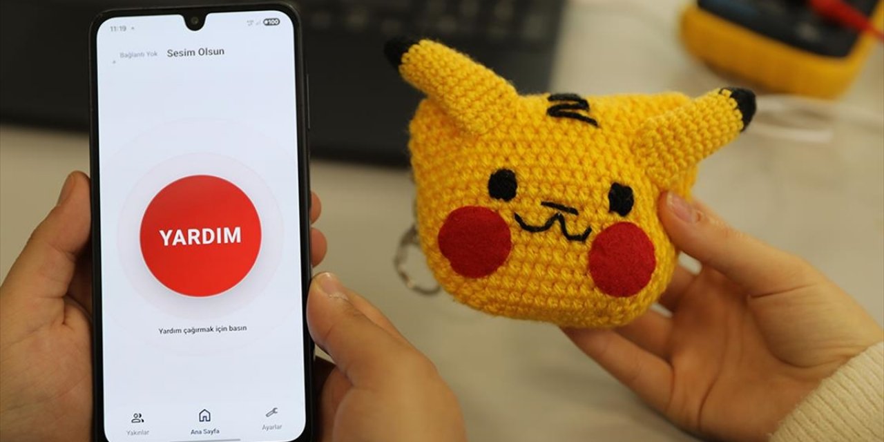 Üniversite Öğrencileri, Kadınlar İçin Anahtarlık Şeklinde Acil Yardım Butonu Tasarladı