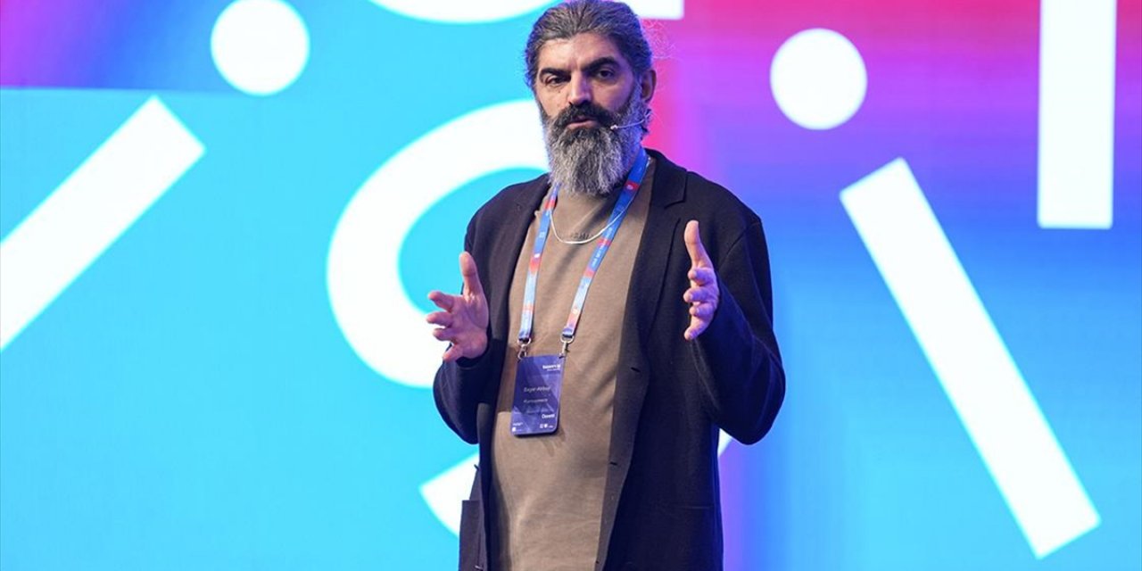 Sanatçı Bager Akbay, "Tasarım İşi" Programına Konuk Oldu