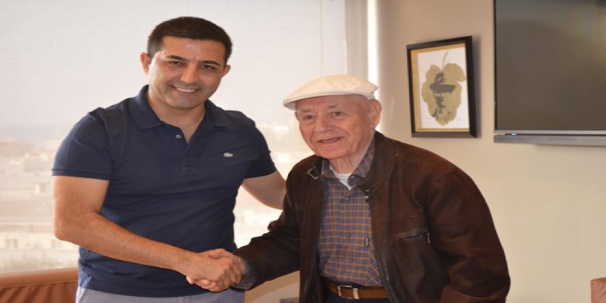 Caz Müziğinin Efsane İsmi Muvaffak Maffy Falay Kuşadası’nda