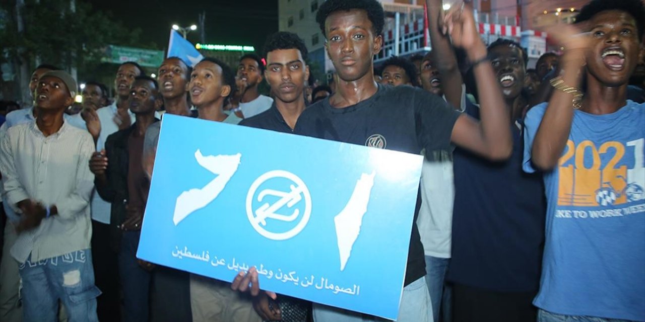 Somali’nin Farklı Kentlerinde İsrail’in Somaliland’i Tanımasına Karşı Protestolar Düzenlendi