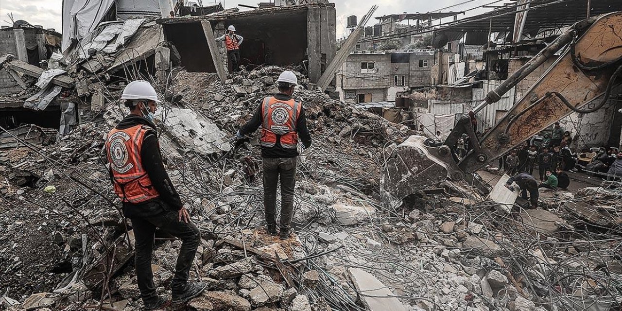 Ateşkesi İhlal Eden İsrail, Gazze'nin Çeşitli Bölgelerine Yine Saldırılar Düzenledi