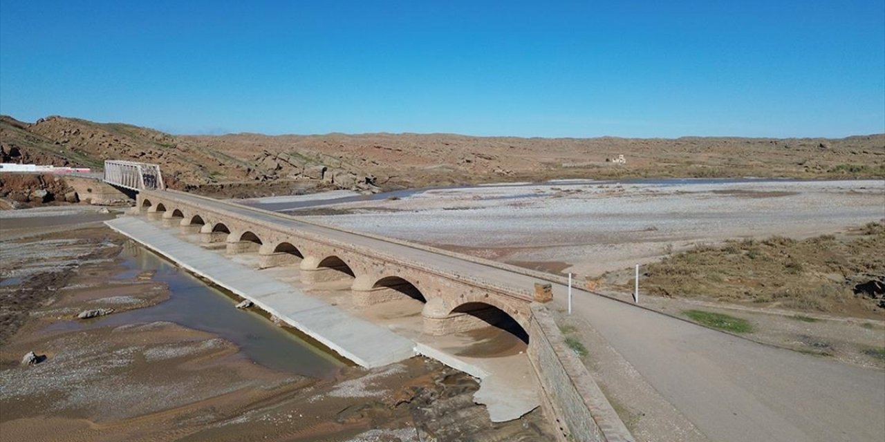 Kerkük'teki Tarihi Osmanlı Köprüsü Yıllara Ve Sellere Rağmen Dimdik Ayakta Duruyor