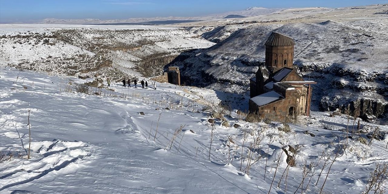 Kars'taki Ani Ören Yeri Beyaza Büründü