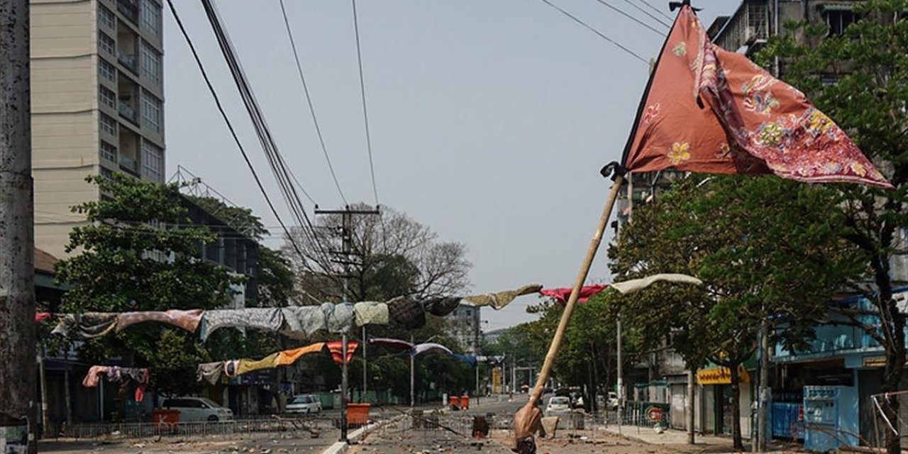 Myanmar'da Seçimlerin Başlamasının Ardından İsyancı Gruplar, Sagaing Bölgesinde 3 Noktayı Aldı