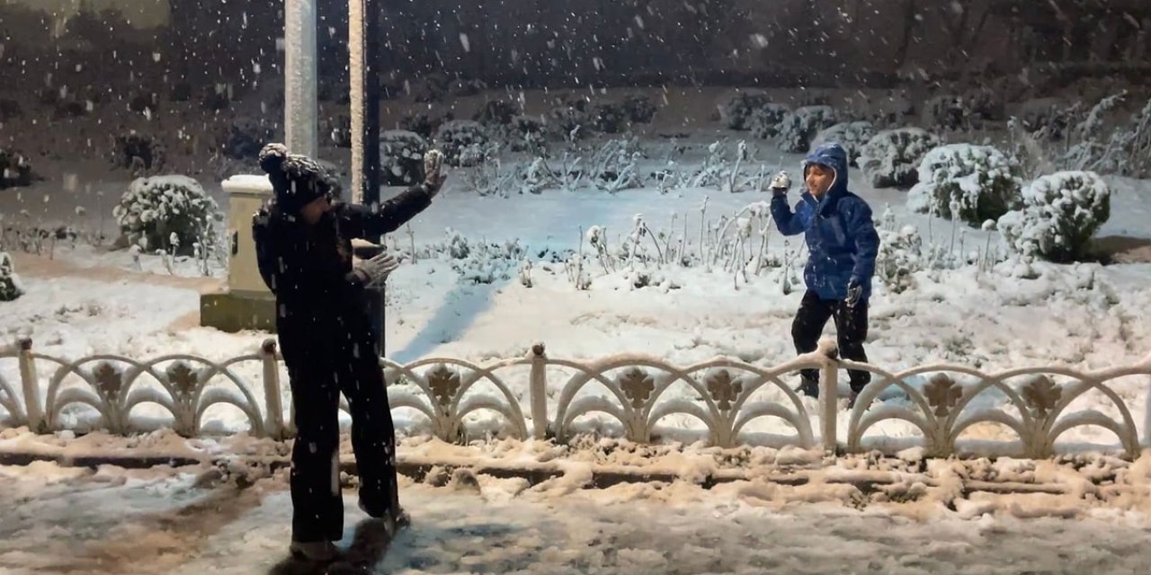 İstanbul’da Kar Yağacak İlçeler Açıklandı! Valilik Yoğun Kar Yağışı İçin Saat Verdi