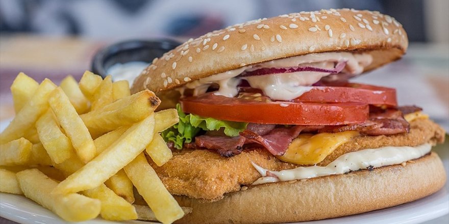 Dünya Gıda Günü'nde Sağlıklı ve Sürdürülebilir Beslenmenin Önemine Dikkati Çekiyor