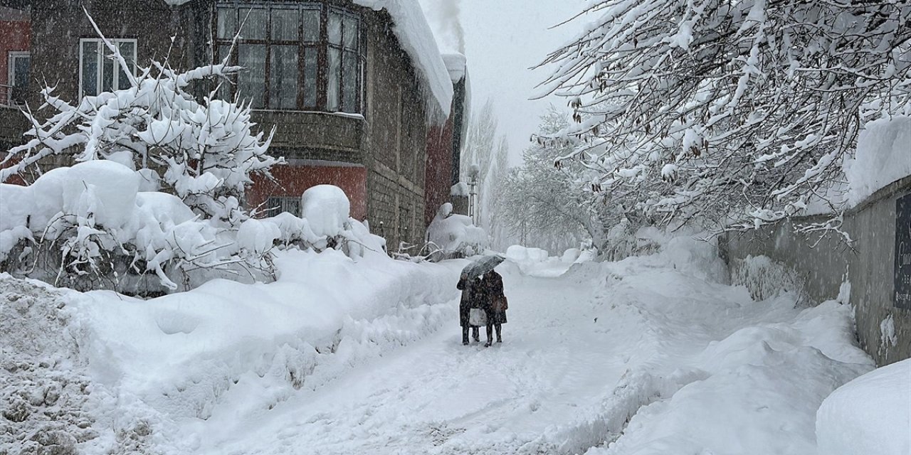Yurdun Birçok Bölgesinde Kar ve Soğuk Hava Etkili Oluyor
