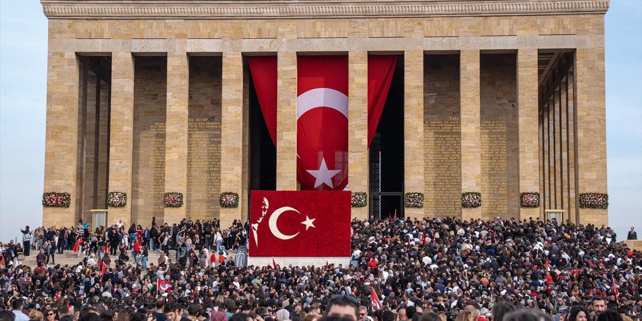 Anıtkabir, 2025'te 8 Milyon 242 Bin 170 Ziyaretçiyi Ağırladı