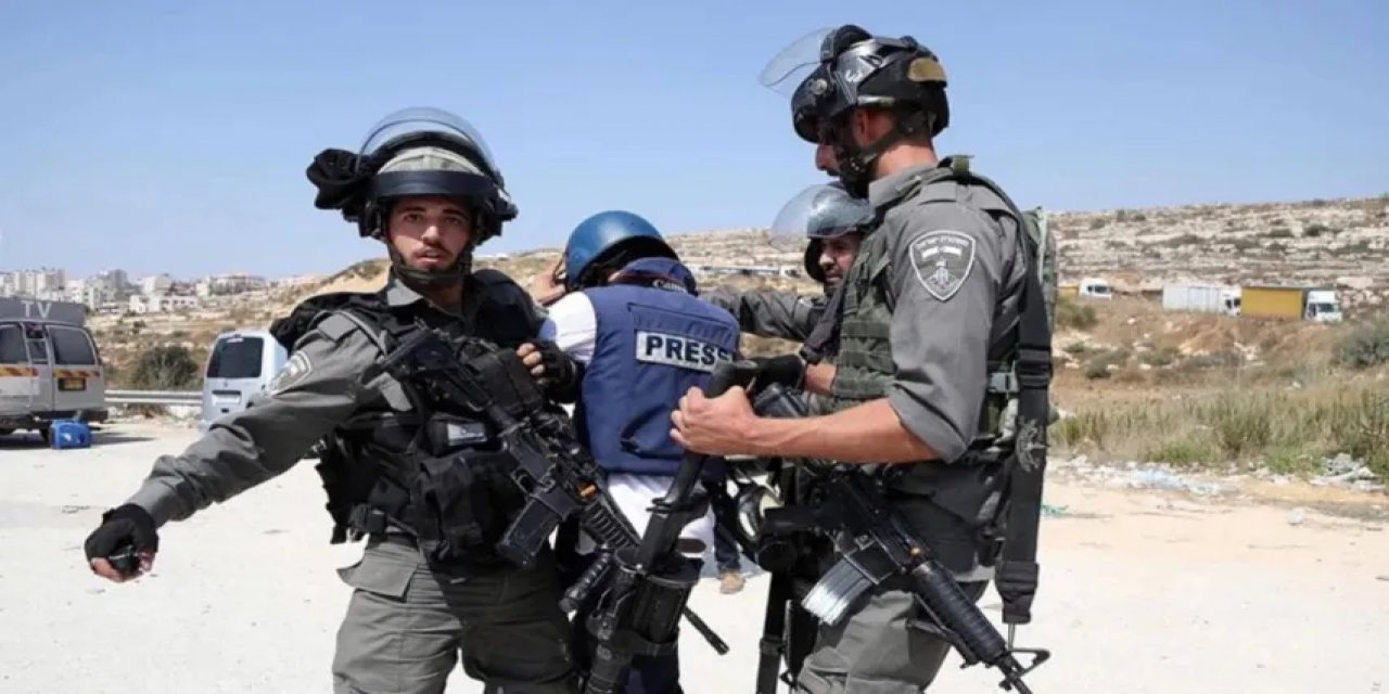 İsrail 2025'te 42 Gazeteciyi Gözaltına Aldı