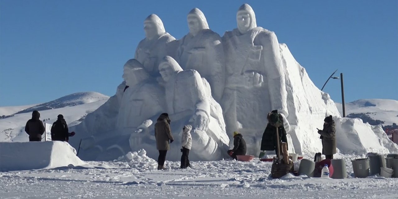 Sarıkamış Şehitleri Anısına Yapılan Kardan Heykeller Tamamlandı